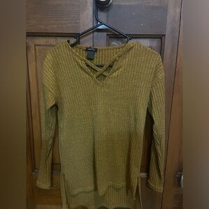 Golden rue 21 long sleeve sweater. Size Medium.